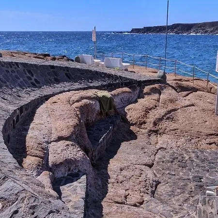 Penthouse With Sunset View Near The Apartment