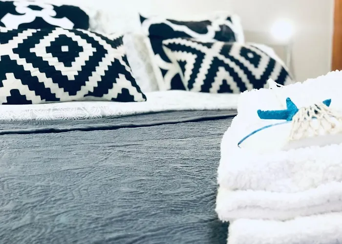 Penthouse With Sunset View Near The Apartmán